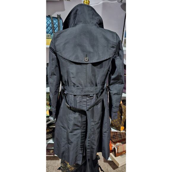 Burberry Belted Trench Coat with Nova Check Lining & Detachable Vest - Picture 2 of 16